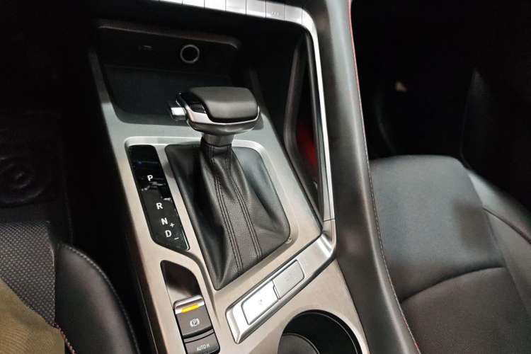 Used CHANGAN CS35PLUS 2023 Enjoy Edition 1.4T DCT Luxury Model Gear Lever