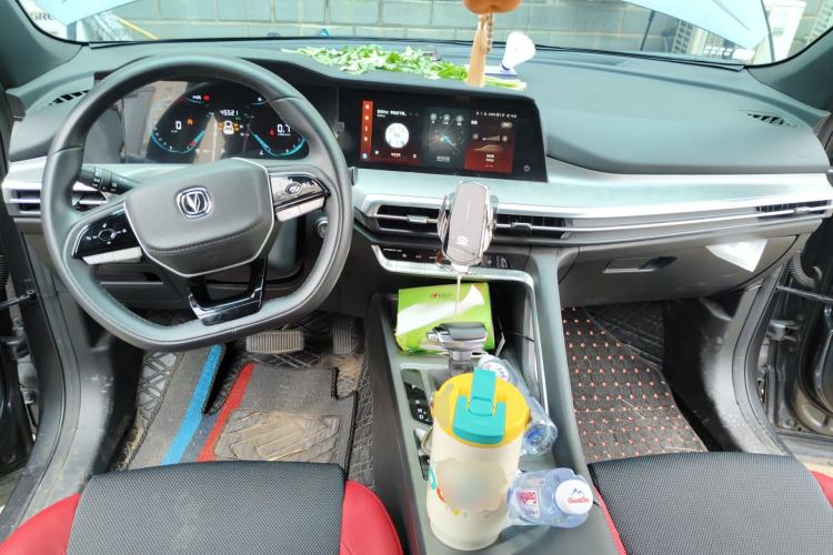 Used CHANGAN CS35PLUS 2023 Enjoy Edition 1.4T DCT Luxury Model Center Console