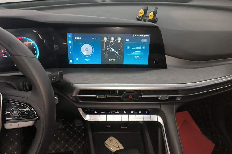 Used CHANGAN CS35PLUS 2023 Enjoy Edition 1.4T DCT Luxury Model Audio And AC Panel