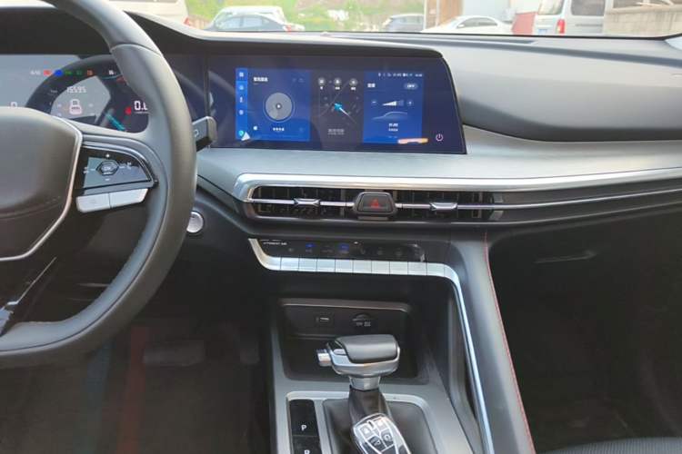 Used CHANGAN CS35PLUS 2023 Enjoy Edition 1.4T DCT Luxury Model Audio And AC Panel