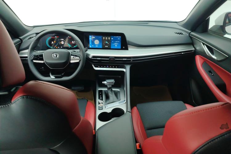 Used CHANGAN CS35PLUS 2023 Enjoy Edition 1.4T DCT Luxury Model Center Console