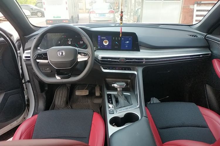Used CHANGAN CS35PLUS 2023 Enjoy Edition 1.4T DCT Luxury Model Center Console