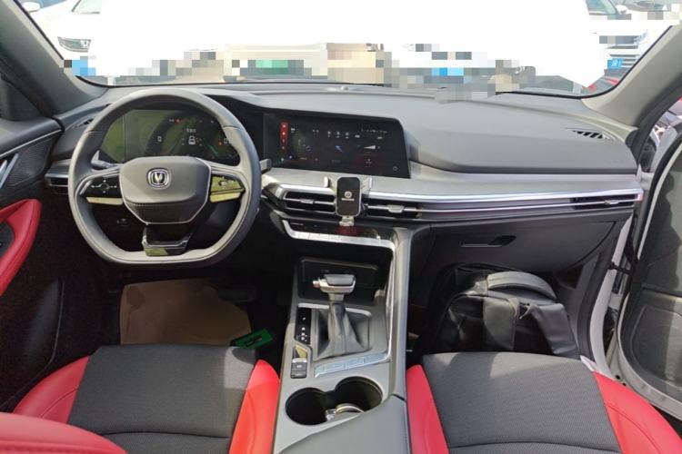 Used CHANGAN CS35PLUS 2023 Enjoy Edition 1.4T DCT Luxury Model Center Console