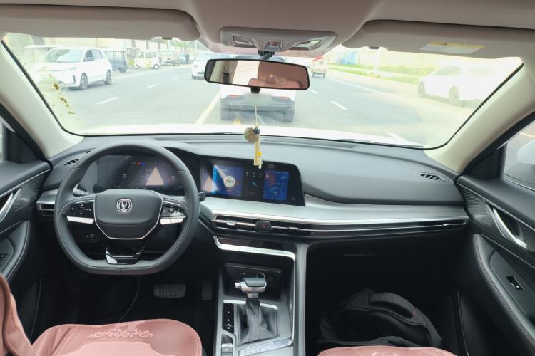 Used CHANGAN CS35PLUS 2023 Enjoy Edition 1.4T DCT Luxury Model Center Console