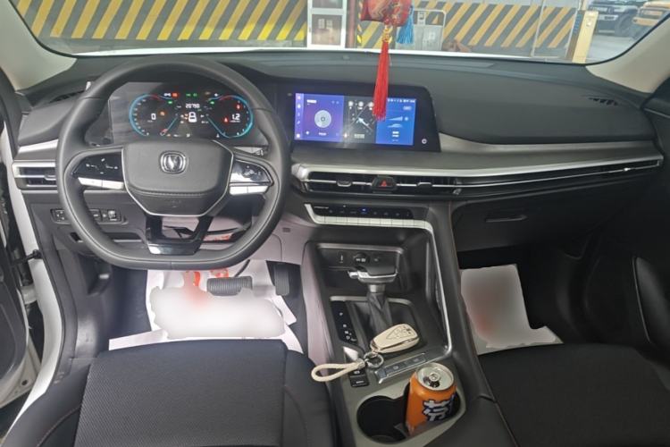 Used CHANGAN CS35PLUS 2023 Enjoy Edition 1.4T DCT Prestige Model Center Console