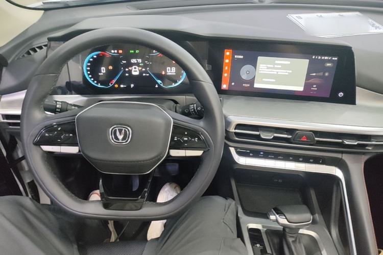 Used CHANGAN CS35PLUS 2023 Enjoy Edition 1.4T DCT Luxury Model Center Console