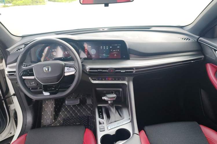 Used CHANGAN CS35PLUS 2023 Enjoy Edition 1.4T DCT Luxury Model Center Console