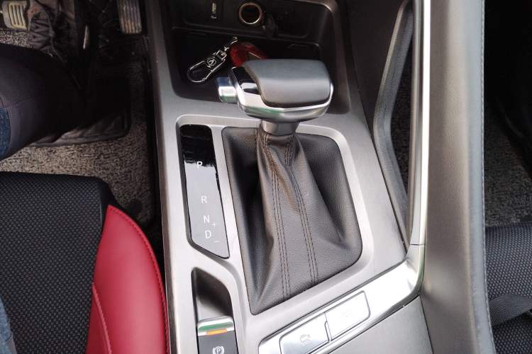 Used CHANGAN CS35PLUS 2023 Enjoy Edition 1.4T DCT Prestige Model Gear Lever
