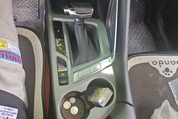 Used CHANGAN CS35PLUS 2023 Enjoy Edition 1.4T DCT Prestige Model Gear Lever