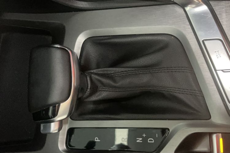 Used CHANGAN CS35PLUS 2023 Enjoy Edition 1.4T DCT Luxury Model Gear Lever
