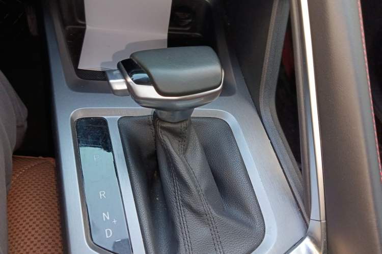 Used CHANGAN CS35PLUS 2023 Enjoy Edition 1.4T DCT Luxury Model Gear Lever
