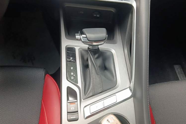 Used CHANGAN CS35PLUS 2023 Enjoy Edition 1.4T DCT Luxury Model Gear Lever