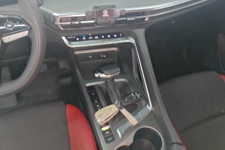 Used CHANGAN CS35PLUS 2023 Enjoy Edition 1.4T DCT Luxury Model Gear Lever