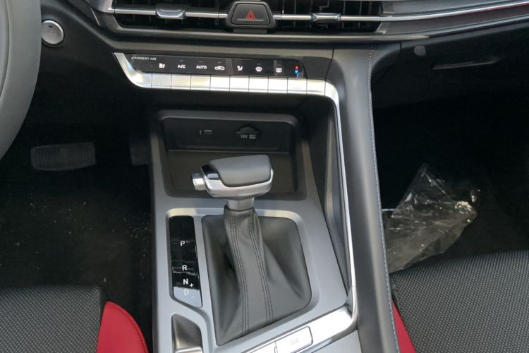 Used CHANGAN CS35PLUS 2023 Enjoy Edition 1.4T DCT Luxury Model Gear Lever