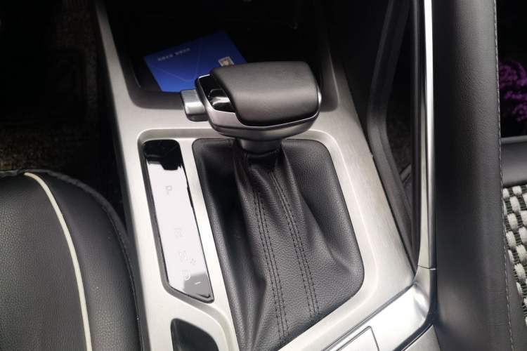 Used CHANGAN CS35PLUS 2023 Enjoy Edition 1.4T DCT Luxury Model Gear Lever