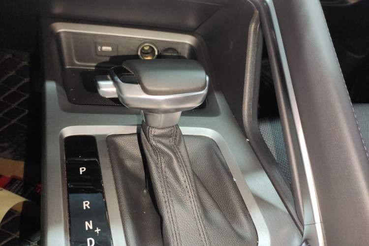 Used CHANGAN CS35PLUS 2023 Enjoy Edition 1.4T DCT Luxury Model Gear Lever