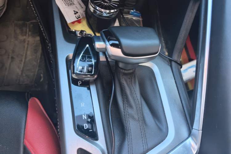 Used CHANGAN CS35PLUS 2023 Enjoy Edition 1.4T DCT Luxury Model Gear Lever