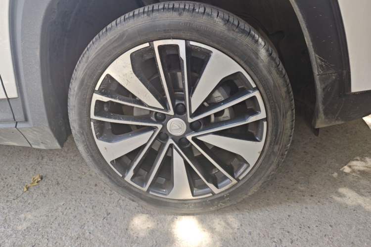Used CHANGAN CS35PLUS 2023 Enjoy Edition 1.4T DCT Prestige Model Right Front Wheel Hub