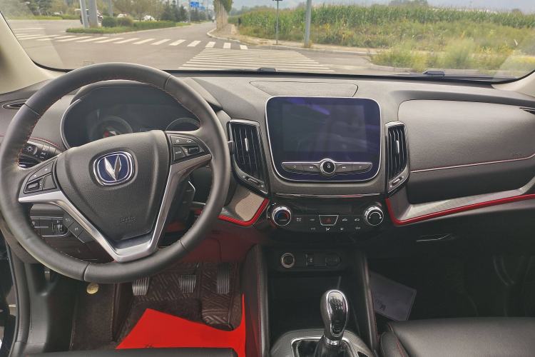 Used CHANGAN CS55 2017 1.5T Manual Colorful Edition Interior 1