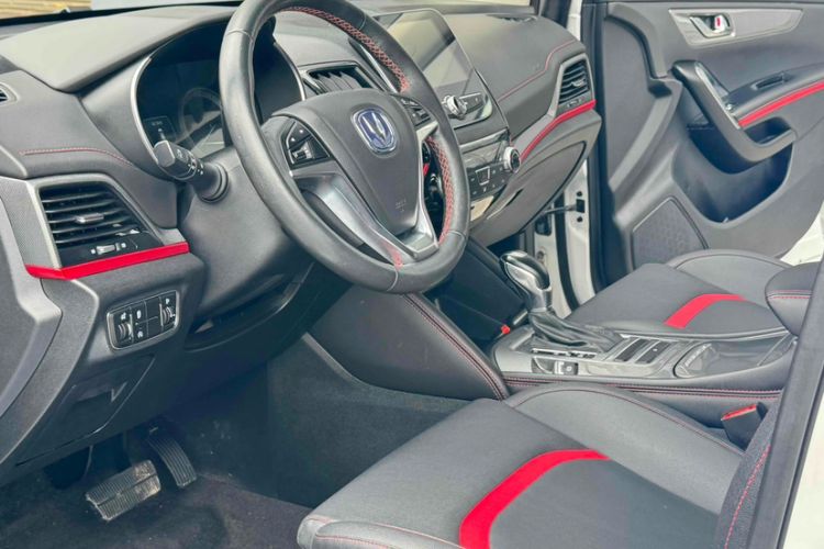 Used CHANGAN CS55 2018 1.5T Automatic Colorful Edition China V Standard Interior 5