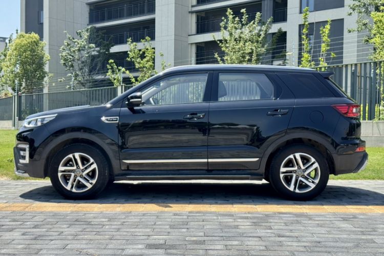 Used CHANGAN CS55 2017 1.5T Manual Colorful Edition Exterior 3