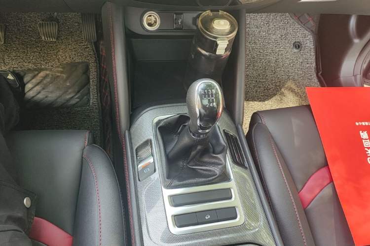 Used CHANGAN CS55 2017 1.5T Manual Colorful Edition Gear Lever
