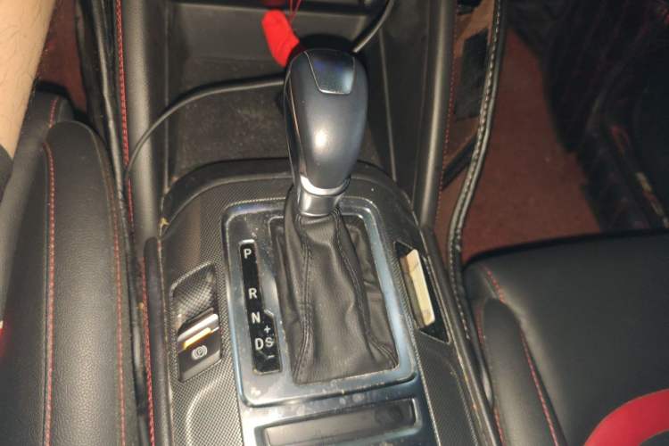 Used CHANGAN CS55 2017 1.5T Automatic Colorful Edition Gear Lever