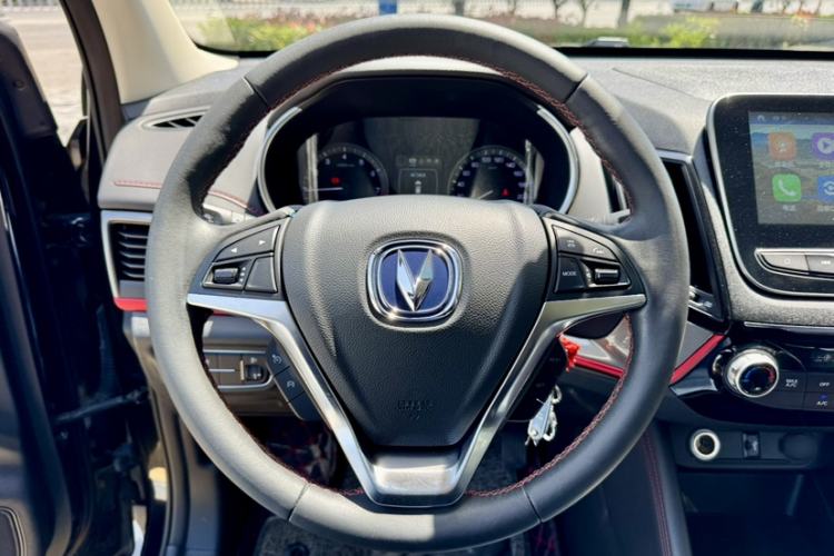 Used CHANGAN CS55 2017 1.5T Manual Colorful Edition Interior 2