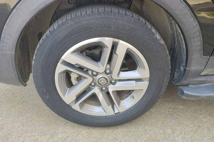 Used CHANGAN CS55 2017 1.5T Manual Colorful Edition Left Front Wheel Hub