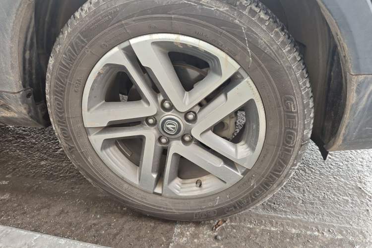 Used CHANGAN CS55 2017 1.5T Automatic Colorful Edition Right Front Wheel Hub