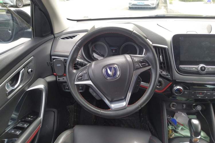 Used CHANGAN CS55 2017 1.5T Automatic Colorful Edition Steering Wheel