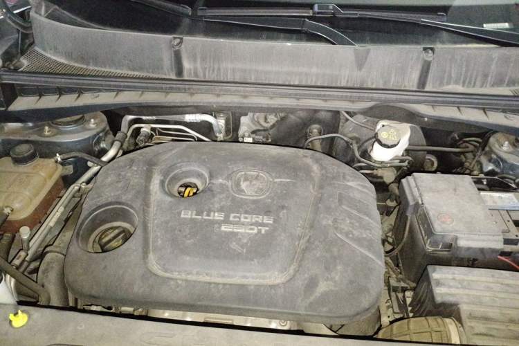 Used CHANGAN CS55 2017 1.5T Manual Colorful Edition Engine Bay