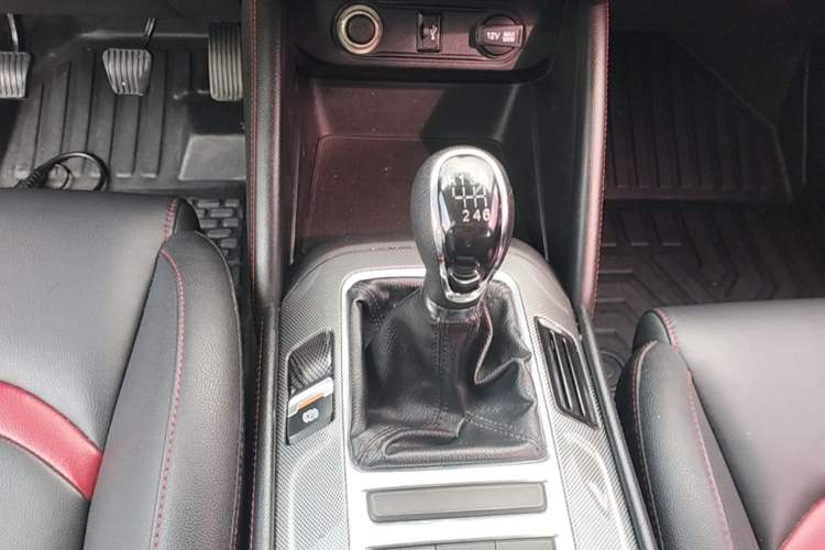 Used CHANGAN CS55 2017 1.5T Manual Colorful Edition Gear Lever