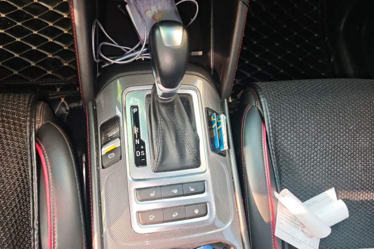 Used CHANGAN CS55 2017 1.5T Automatic Showoff Model Gear Lever