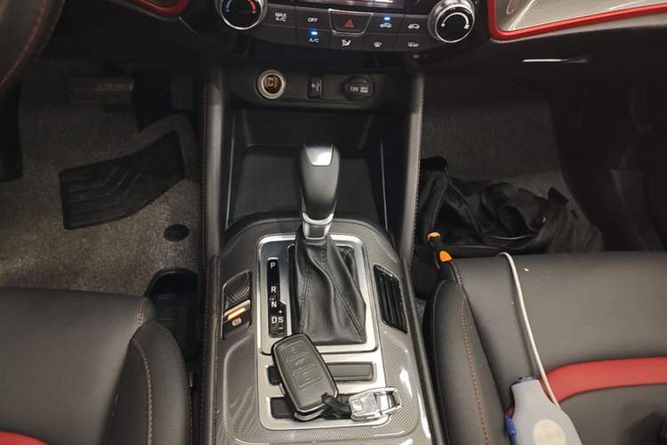 Used CHANGAN CS55 2017 1.5T Automatic Colorful Edition Gear Lever
