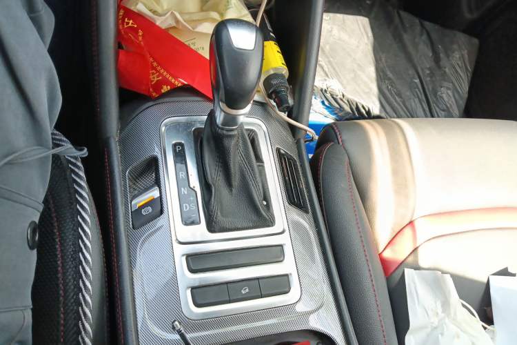 Used CHANGAN CS55 2017 1.5T Automatic Colorful Edition Gear Lever