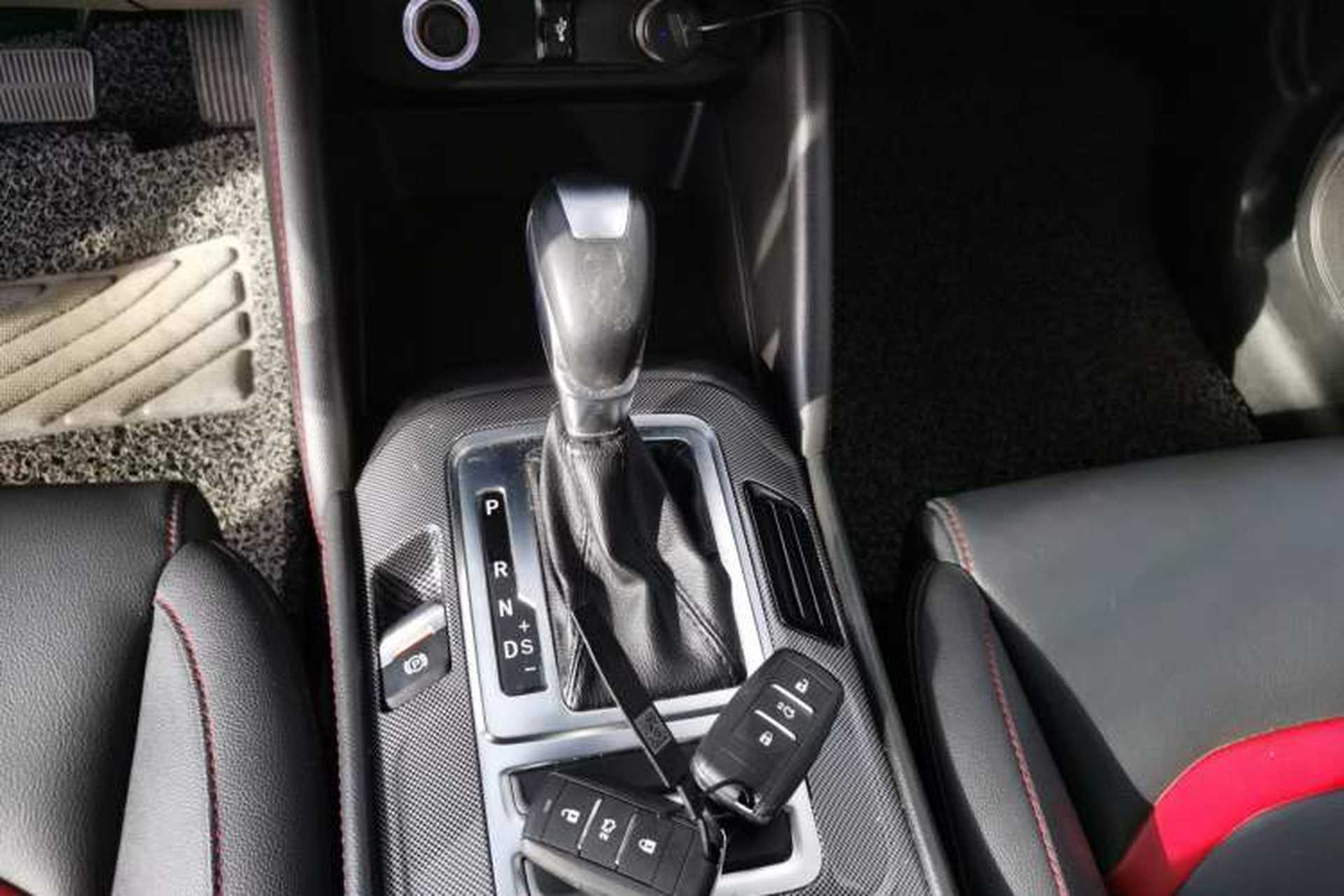 Used CHANGAN CS55 2017 1.5T Automatic Xuan Dong Model Gear Lever