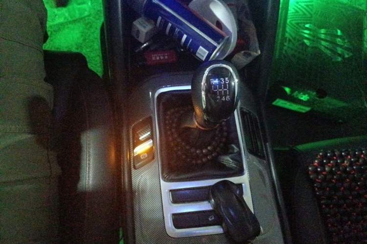 Used CHANGAN CS55 2017 1.5T Manual Colorful Edition Gear Lever