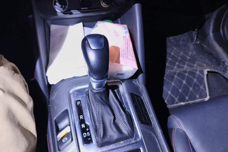 Used CHANGAN CS55 2017 1.5T Automatic Xuan Dong Model Gear Lever