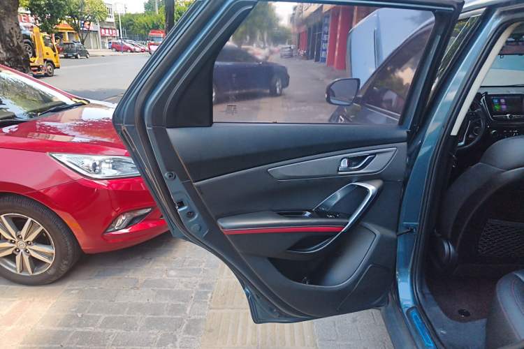 Used CHANGAN CS55 2017 1.5T Automatic Colorful Edition Interior 8