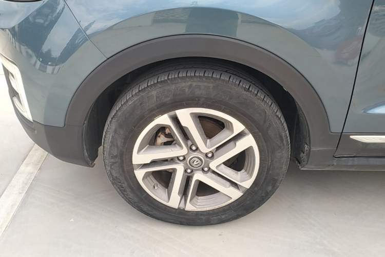 Used CHANGAN CS55 2017 1.5T Manual Colorful Edition Left Front Wheel Hub