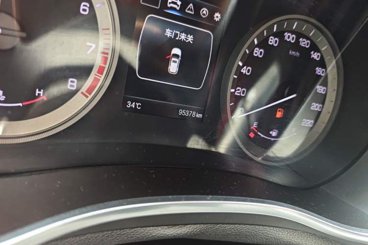 Used CHANGAN CS55 2017 1.5T Manual Colorful Edition Odometer Close Up