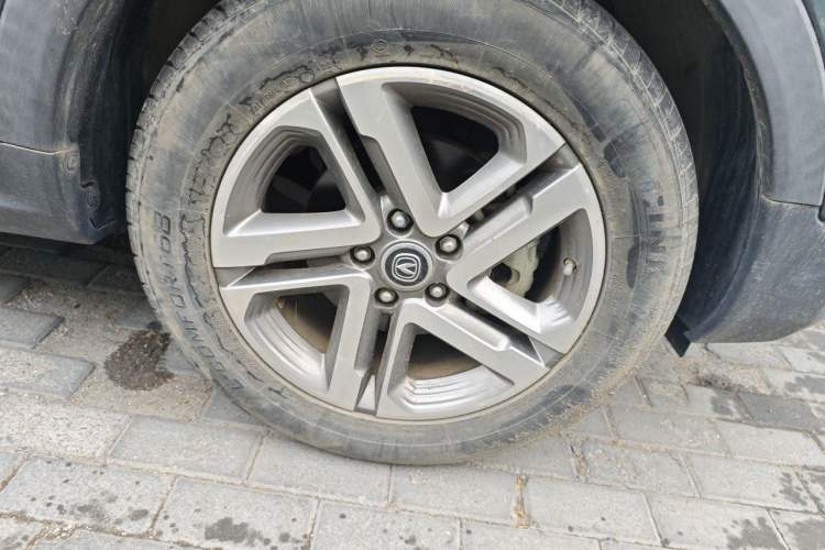 Used CHANGAN CS55 2017 1.5T Automatic Colorful Edition Right Front Wheel Hub