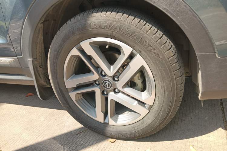 Used CHANGAN CS55 2017 1.5T Automatic Colorful Edition Right Front Wheel Hub