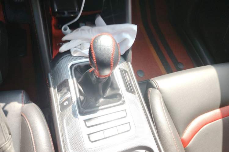Used CHANGAN CS55 2017 1.5T Manual Colorful Edition Gear Lever