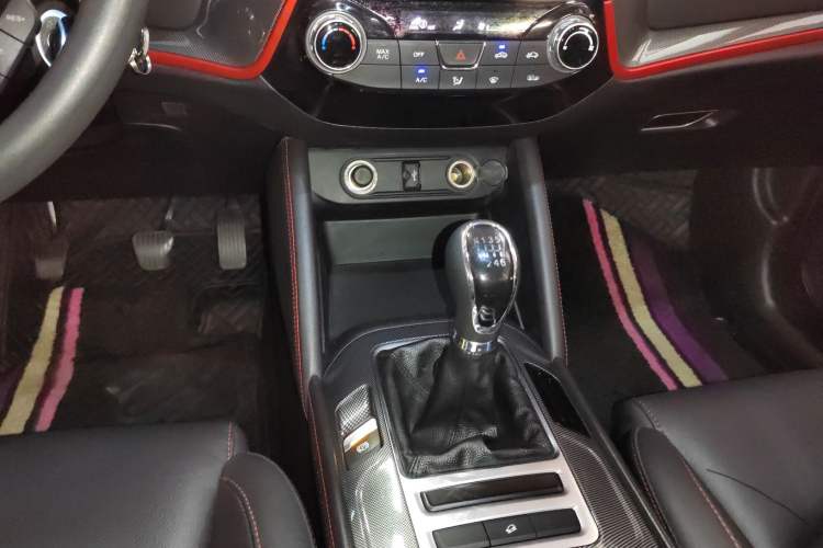 Used CHANGAN CS55 2017 1.5T Manual Colorful Edition Gear Lever