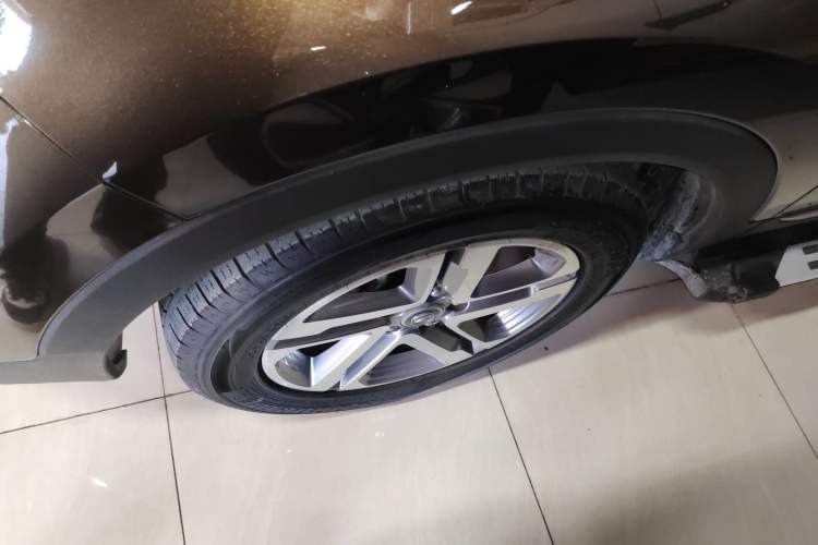 Used CHANGAN CS55 2017 1.5T Manual Colorful Edition Left Front Wheel Hub