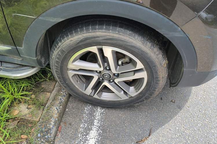 Used CHANGAN CS55 2017 1.5T Automatic Colorful Edition Right Front Wheel Hub