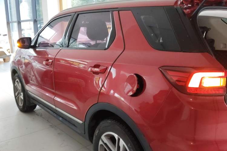 Used CHANGAN CS55 2017 1.5T Manual Colorful Edition Exterior 3