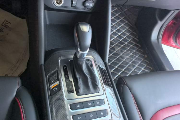 Used CHANGAN CS55 2017 1.5T Automatic Showoff Model Gear Lever